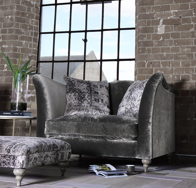 Monique Snuggler - Main Image