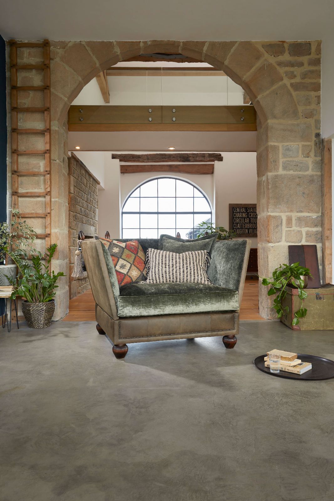 Warwick Snuggler - Gallery Image